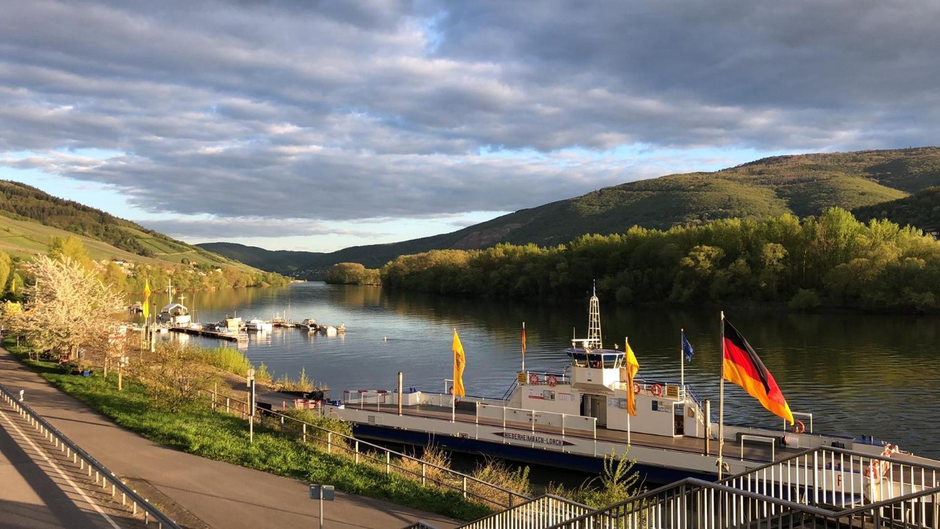 Rheinliebe Bistro Und Pension ロルヒ・アム・ライン エクステリア 写真
